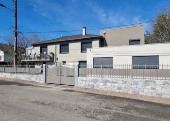 Pose d'une clôture et d'un portail chez d'anciens client à Petit croix